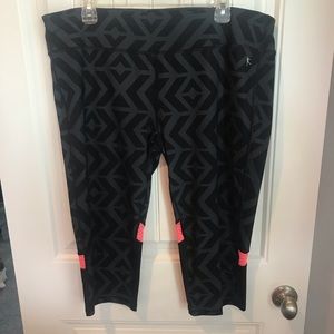Danskin Pants - Danskin now XXL fitting active workout leggings Danskin Pants - Danskin now XXL fitting active workout leggings